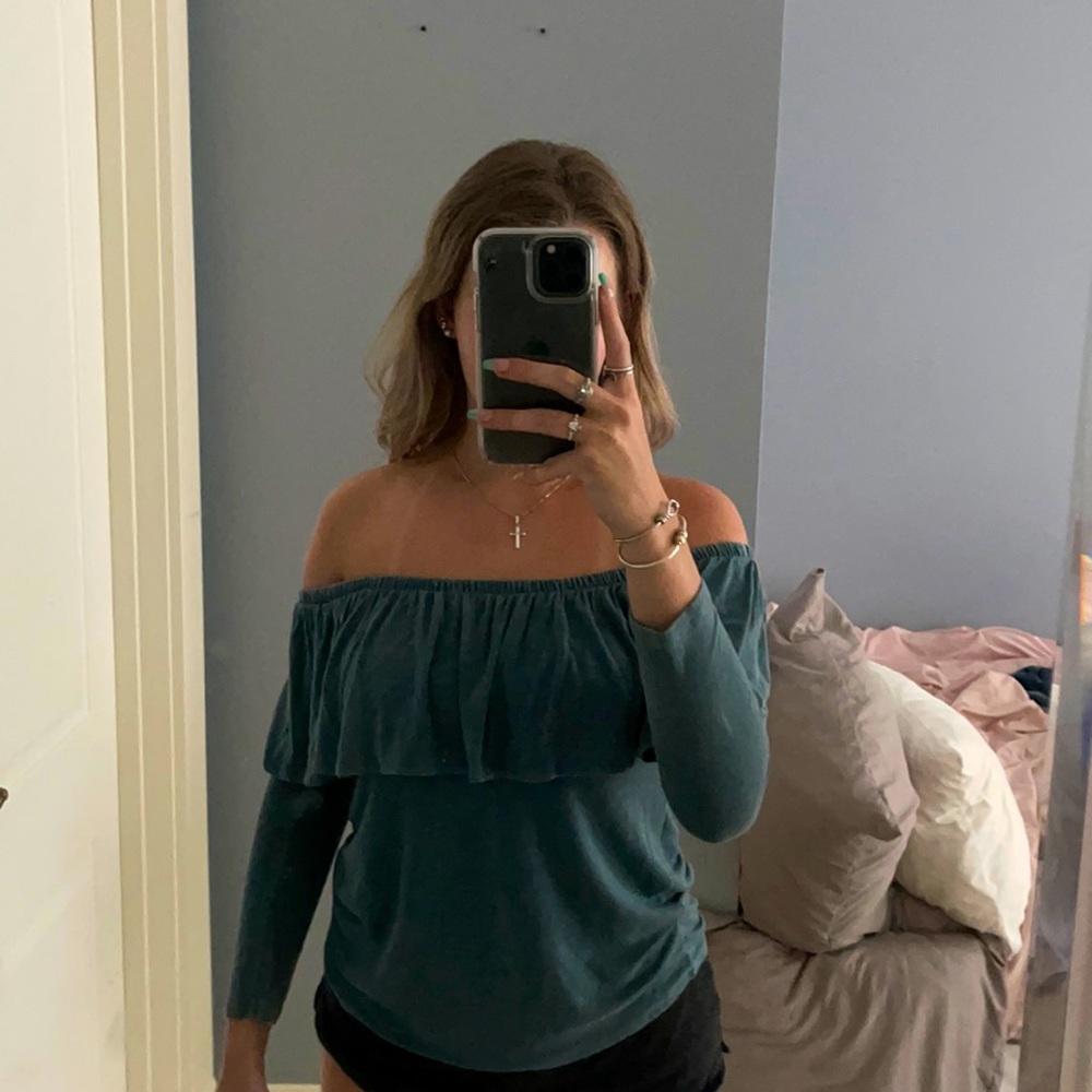 American Eagle Off The Shoulder Long Sleeve Ruffle Top